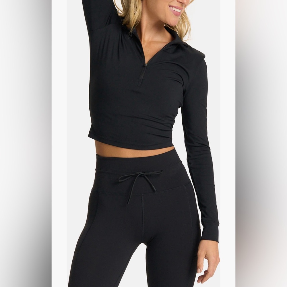 Vuori Studio Half Zip